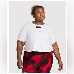 NIKE MEGAN THEE STALLION CROPPED TEE 🖤